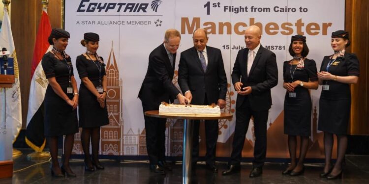 وزير الطيران والسفير البريطاني يشهدا مراسم إنطلاق أولى رحلات شركة مصر للطيران إلى مانشستر
