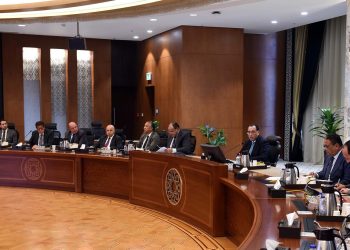 تفاصيل إجتماع رئيس الوزراء مع رؤساء الغرف الصناعية لبحث توطين 152 صناعة