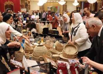 بالصور .. إيمان الجندي تشارك في معرض «أيادي مصر» .. بحضور وزيري التضامن والتنمية المحلية