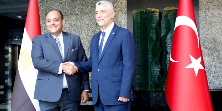 عودة العلاقات .. وزير الصناعة ونظيره التركي يتفقان على خارطة طريق لتعزيز العلاقات الاقتصادية الثنائية