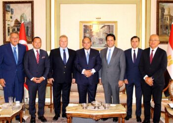 وزير الصناعة يستعرض مع أكبر مجموعة استثمارية تركية فرص ومقومات الاستثمار فى مصر