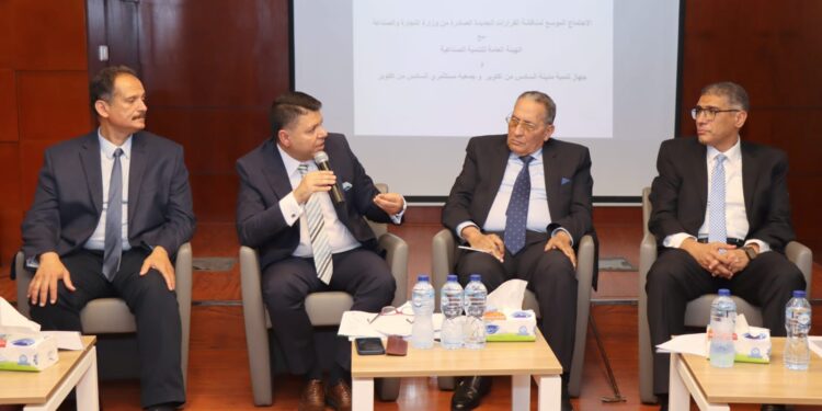 ” التنمية الصناعية” تبحث مطالب أعضاء جمعية مستثمري 6 أكتوبر