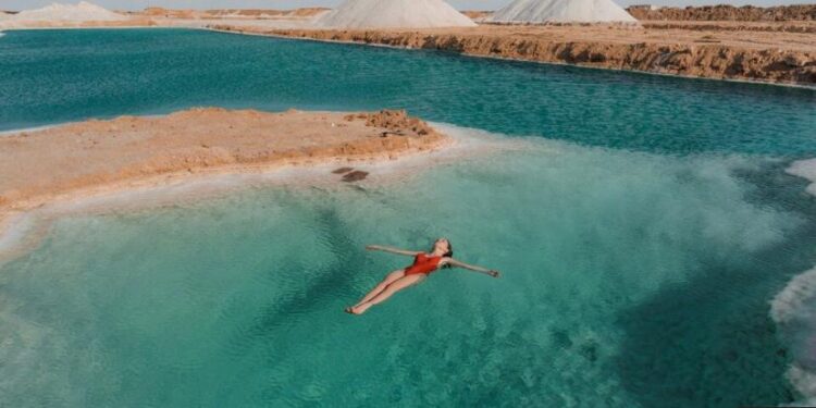 صحيفة بريطانية تسلط الضوء على المقومات السياحية في الإسكندرية وواحة سيوة