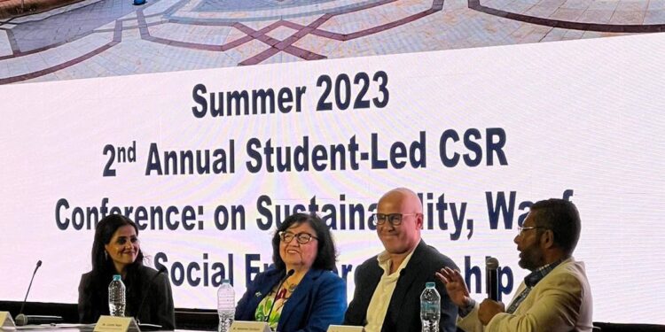 ختام مناقشة دور المسؤولية الاجتماعية للشركات وقضايا الاستدامة بالتعاون بين مؤسسة ” وقفية مصر ” والجامعة الامريكية