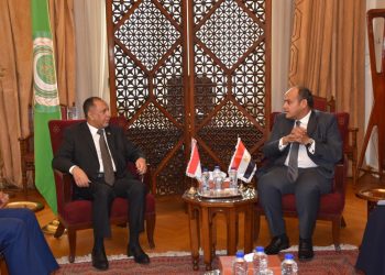 وزير الصناعة يعقد لقاءات مكثفة مع وزير الاقتصاد الإماراتي ووزير التجارة اليمني لتعزيز التعاون