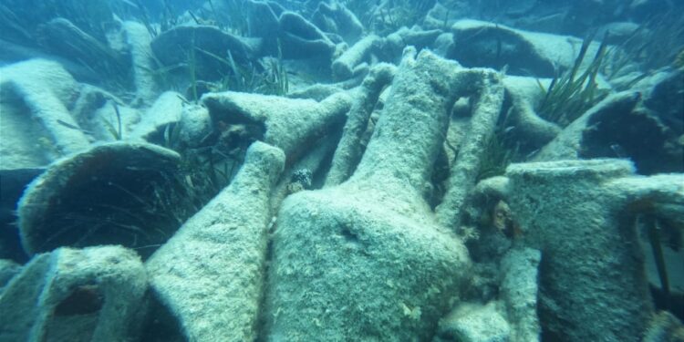 سفينة غارقة في العلمين