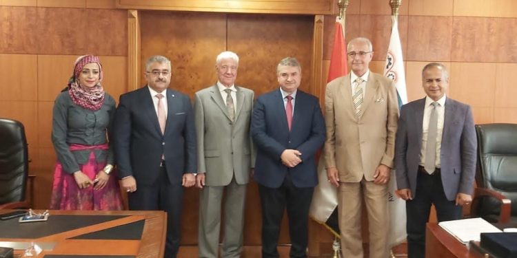 التنمية الصناعية:  رفع كفاءة فروع الهيئة لتأدية كافة الخدمات في المحافظات بالتعاون مع منظمة OECD الأوروبية و التخطيط