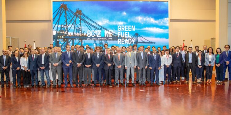 24 شركة يابانية تبحث فرص الاستثمار بـ" اقتصادية قناة السويس"