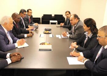 وزير الصناعة يبحث مع مفوض التنمية الاقتصادية بالاتحاد الأفريقي ملفات التعاون المشترك