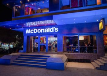 بالصور .. ماكدونالدز مصر تُعيد إطلاق جولات الباب المفتوح للإطلاع على المعايير العالمية في تحضير الوجبات