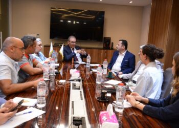 غرفة صناعة الملابس تخطط لتنظيم معارض مشتركة مع “بورصة” التركية لزيادة التبادل التجاري