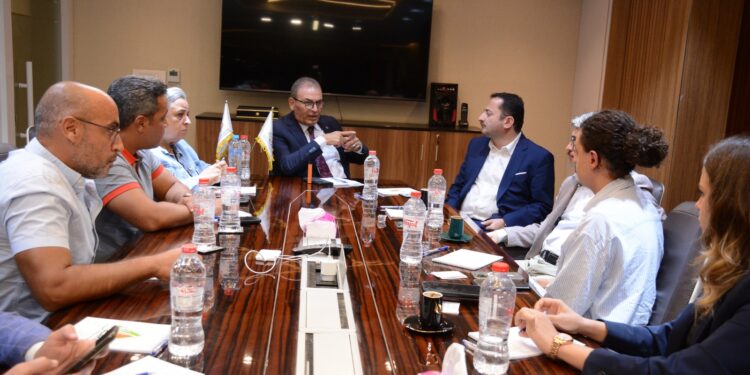 غرفة صناعة الملابس تخطط لتنظيم معارض مشتركة مع “بورصة” التركية لزيادة التبادل التجاري