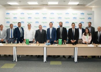 شنايدر إلكتريك توقع عقود تنفيذ أعمال صيانة منظومة الكهرباء لأنفاق هيئة قناة السويس