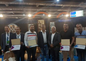 غرفة الأخشاب تكرم مصنعي الأثاث المشاركين بمعرض تراثنا