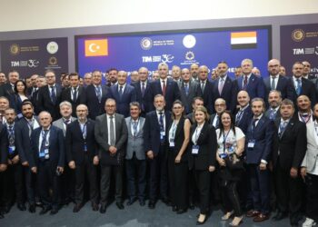 وزير الصناعة ونظيره التركي يتفقدان أجنحة الملتقى والمعرض الدولي الثانى للتصنيع 