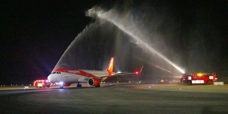 مطار سفنكس الدولي يستقبل اليوم أولى رحلات شركة ايزى جيت القادمة من لندن