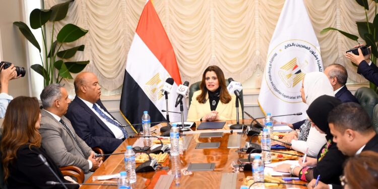 بروتوكول تعاون بين "غرفة القاهرة" و "الهجرة" لتوفير فرص تدريب وتشغيل للشباب داخل وخارج مصر