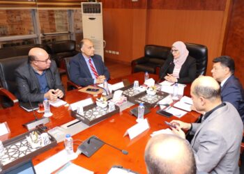 رئيس التنمية الصناعية تبحث مع "التصديري لمواد البناء" وغرفة " مواد البناء "سبل تطوير القطاع