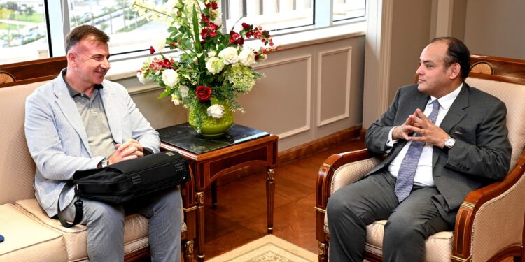 وزير الصناعة : "كوفرا" الإيطالية تخطط لإقامة مصنع في مصر باستثمارات 10 مليون يورو