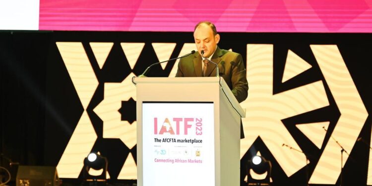 وزير الصناعة : المعرض الأفريقي للتجارة البينية يحظى بمشاركة 75 دولة وأكثر من 1600 عارض 