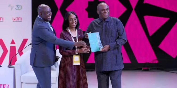 رئيس أفريكسيم بنك يطلق أكبر مشروع للتكرير والبتروكيماويات في نيجيريا لإنتاج ٦٥٠ ألف برميل يوميا