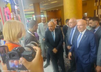 وزير قطاع الأعمال يتفقد معرض ديستينيش إفريقيا 2023