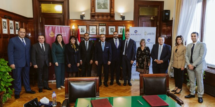 بنك مصر يوقع بروتوكول تعاون مع «قسطلي هومز» للاستثمار العقاري في المدفوعات الإلكترونية والتمويل العقاري