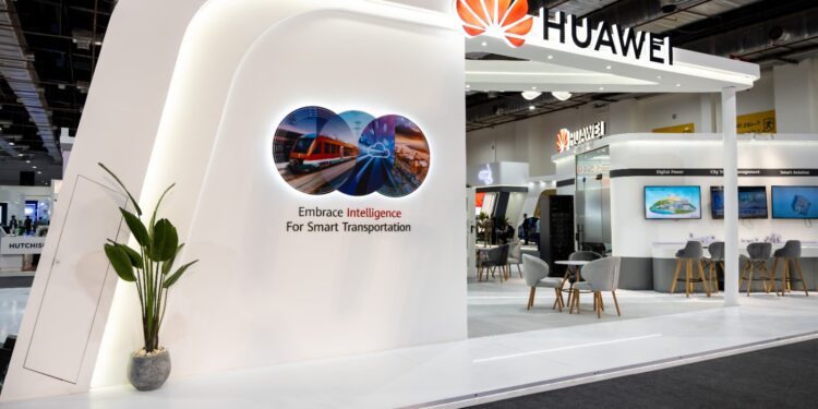 هواوي تستعرض أبرز الحلول الرقمية المتكاملة في قطاع النقل والخدمات اللوجستية في معرض «TransMEA 2023»