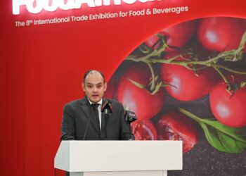 وزير الصناعة يستعرض فرص ومقومات قطاع الصناعات الغذائية في مصر خلال معرض فوود أفريكا