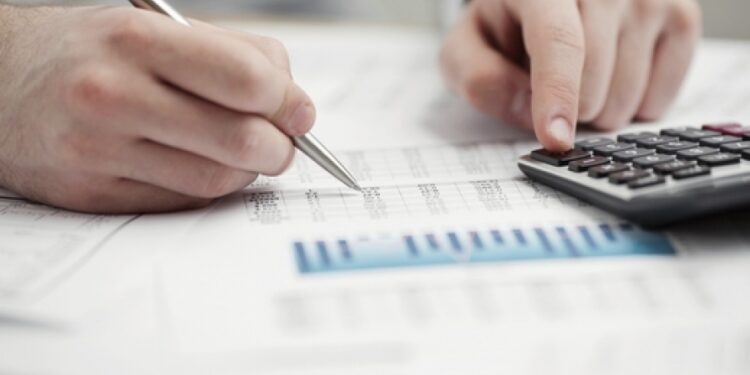 «خبراء الضرائب» تكشف عقوبة التأخر في تقديم الإقرارات الضريبية