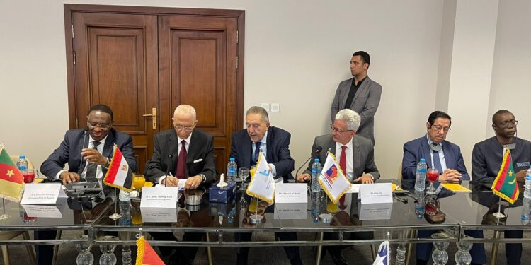 اتحاد الغرف التجارية يبحث مع السفراء الافارقة سبل التعاون المشترك