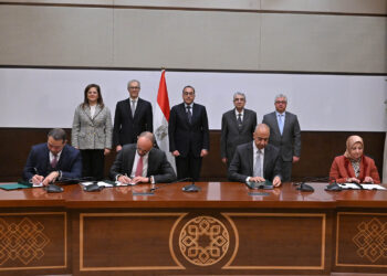 مصر توقع اتفاقية مع "أكوا باور" لإنتاج الأمونيا الخضراء باستثمارات 4 مليارات دولار