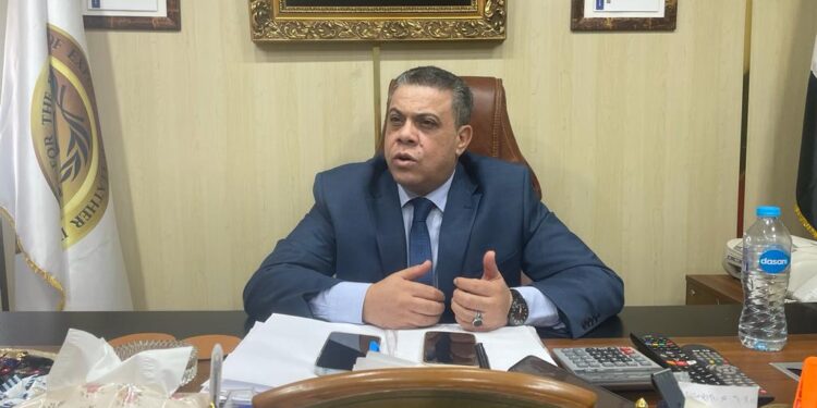أشرف مرعي: مطلوب استحداث مناهج تعليمية لتدريب الطلاب على جميع مراحل المصنوعات الجلدية