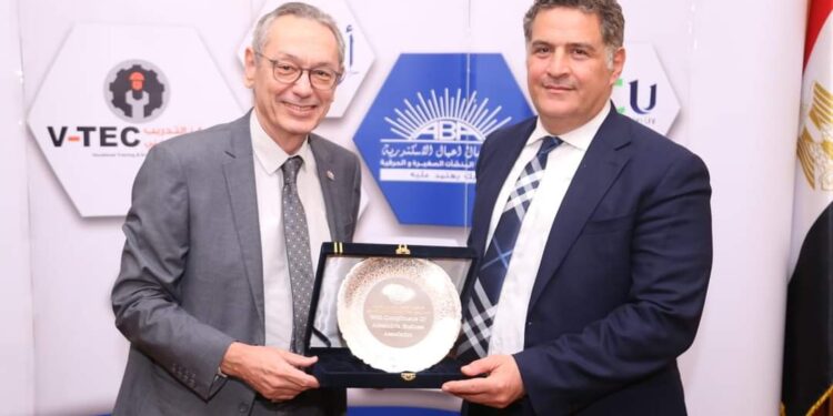 «رجال أعمال اسكندرية» تبحث مع نائب رئيس هيئة الاستثمار التحديات التي تواجه مجتمع الأعمال