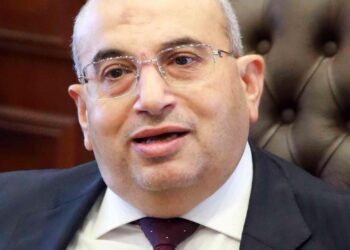 «خبراء الضرائب» تحذر من إلزام المناطق الحرة بالضريبة العقارية