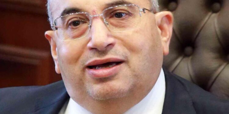 «خبراء الضرائب» تحذر من إلزام المناطق الحرة بالضريبة العقارية