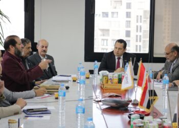 شعبة الزجاج تبحث تمصير خامات الندرة لزيادة تنافسية القطاع 