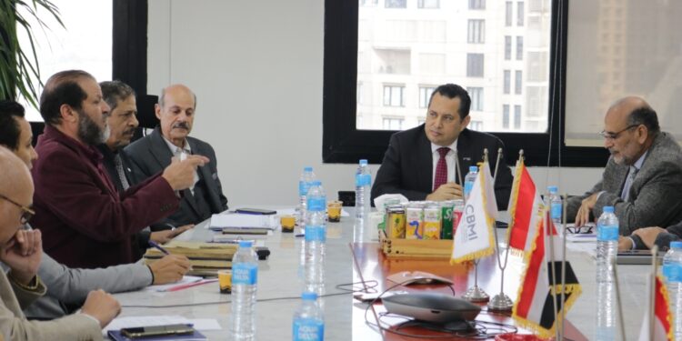 شعبة الزجاج تبحث تمصير خامات الندرة لزيادة تنافسية القطاع