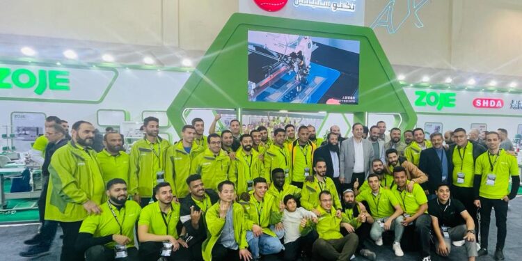 بالصور .. إقبال كبير علي جناح « تكنو ستيتش » لماكينات الخياطة في معرض«إيجي ستيتش أند تكس» بالقاهرة