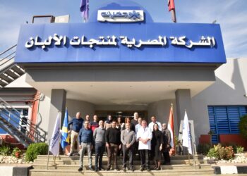 جهينه تستقبل العضو المنتدب لـ "تتراباك" في جولة تفقدية داخل مصانعها