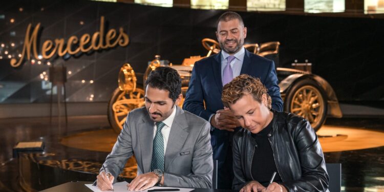 مرسيدس بنز و بن غاطي العقارية تكشفان عن شراكة علامتهما التجارية