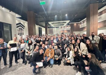 بالصور .. «تاج مصر» تحتفل بالعام الجديد بتكريم موظفيها المتميزين