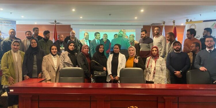 "الملابس الجاهزة" تبحث آليات زيادة الصادرات بالتعاون مع "مستثمري بورسعيد"