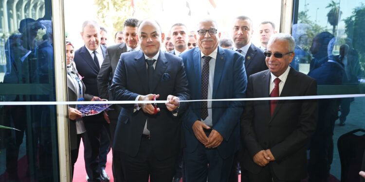 بالصور .. وزير الصناعة يفتتح معرض تعميق التصنيع المحلي للصناعات الهندسية بمشاركة 150 شركة