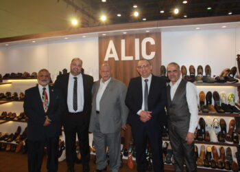 بالصور .. إقبال ملحوظ علي جناح شركة «ALIC» في معرض القاهرة الدولي للجلود