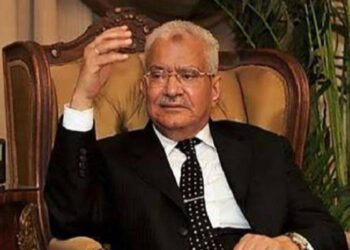 “سر حياتي” .. قصة نجاح العربي في كتاب مدعم بفيديوهات يرويها رجل الأعمال الراحل محمود العربي