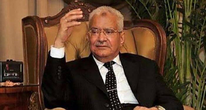 “سر حياتي” .. قصة نجاح العربي في كتاب مدعم بفيديوهات يرويها رجل الأعمال الراحل محمود العربي