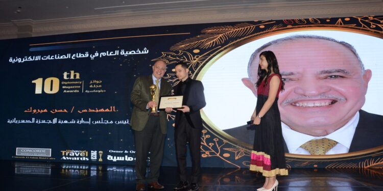 م. حسن مبروك يتوج بجائزة شخصية العام في القطاع الصناعي 2023