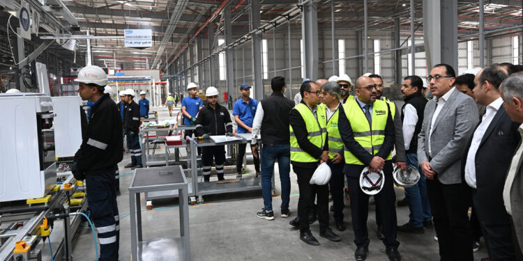 خلال زيارة رئيس الوزراء للشركة .. "بيكو مصر" تستثمر 100 مليون دولار في مصنعها بالعاشر من رمضان