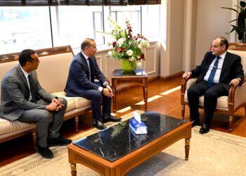 "الصناعة" تستعين باليونيدو لإعادة تنظيم وهيكلة 147 منطقة صناعية